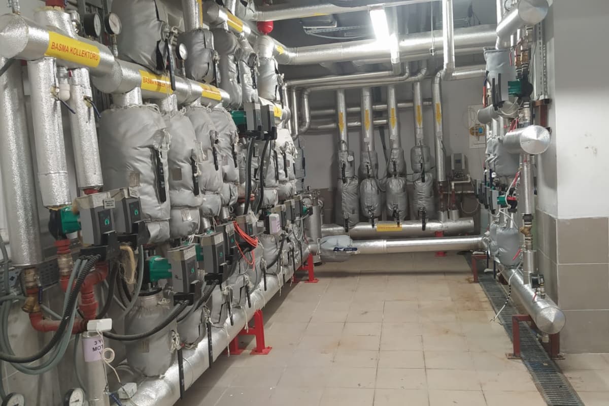 Kondensstop vana ceketi ile buhar hatlarında sökülebilir izolasyon uygulaması