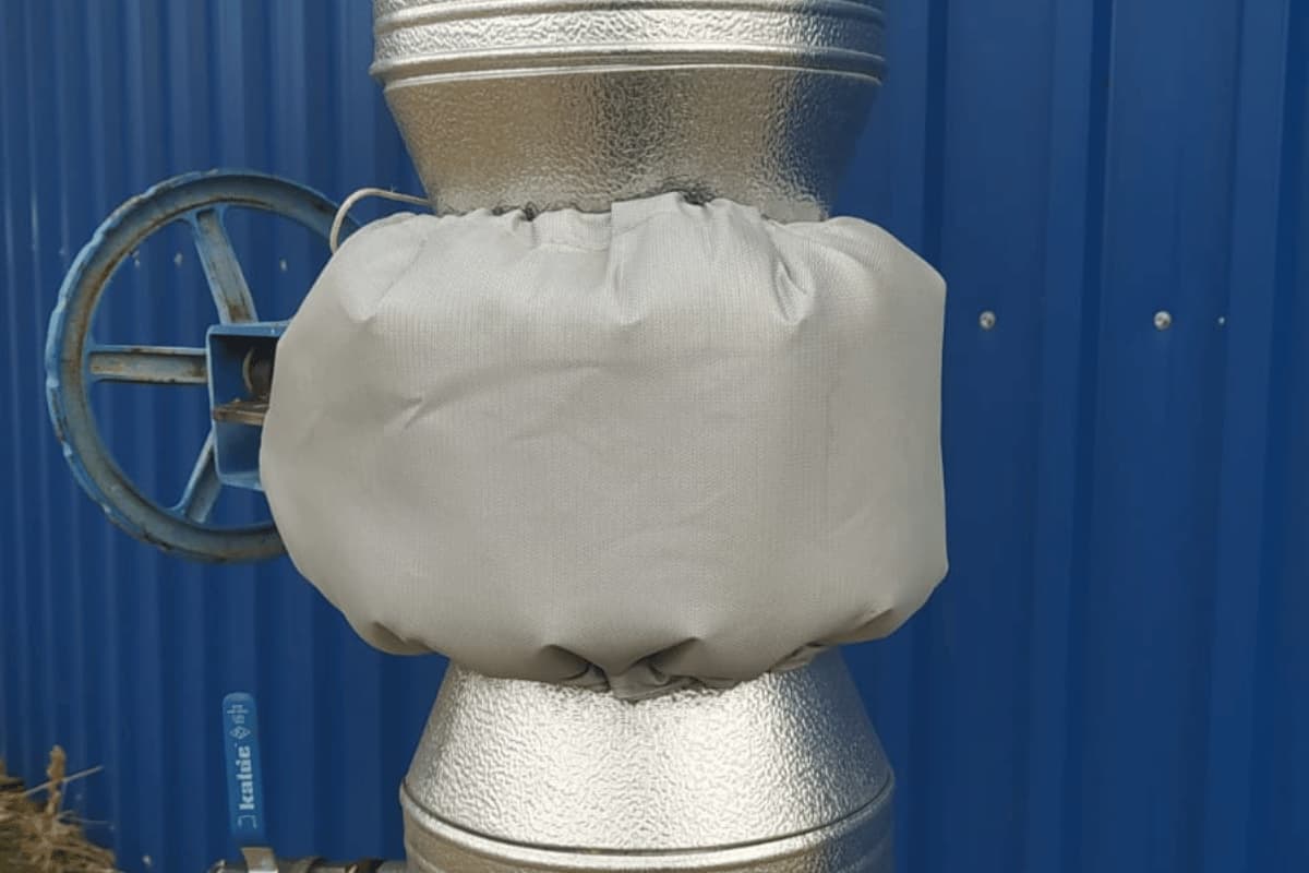 Boru çap geçiş noktalarında uygulanan redüksiyon izolasyon ceketi